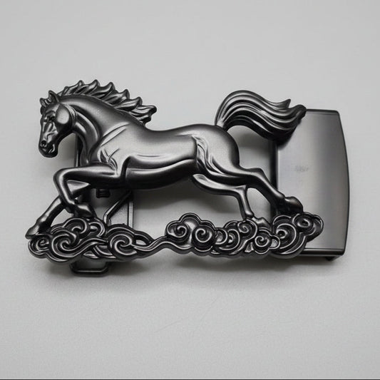 Automatic belt buckles for stepless belts